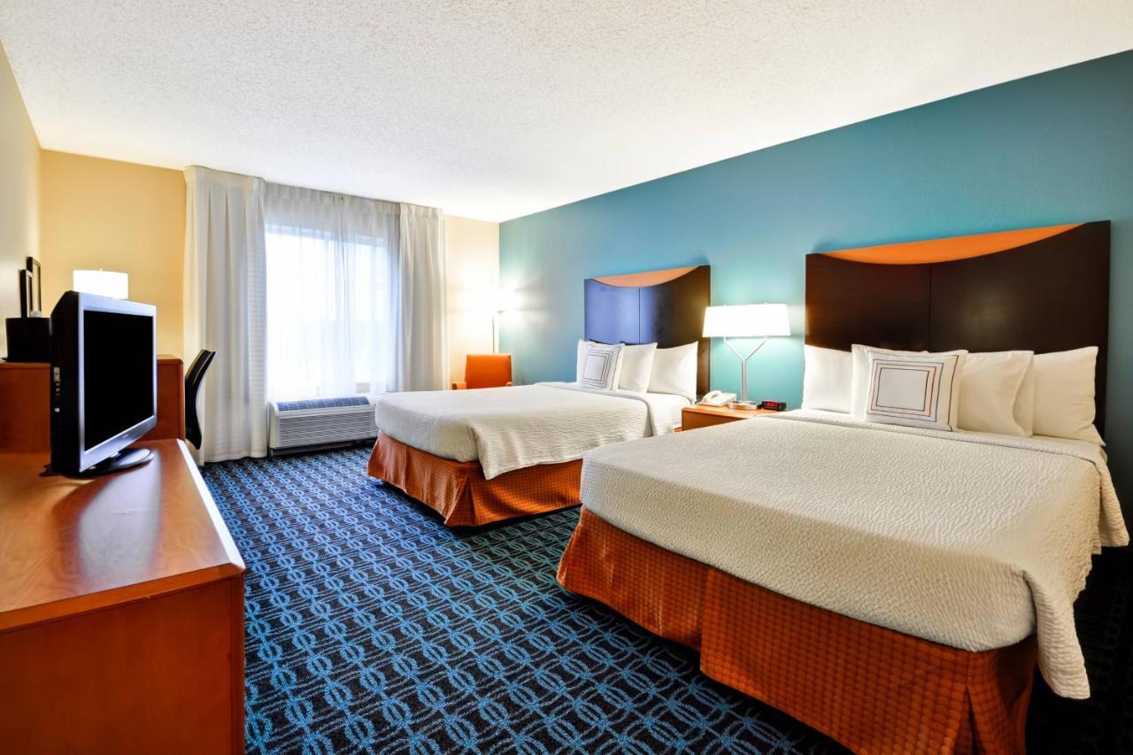 Fairfield Inn & Suites Dallas Medical/Market Center Экстерьер фото
