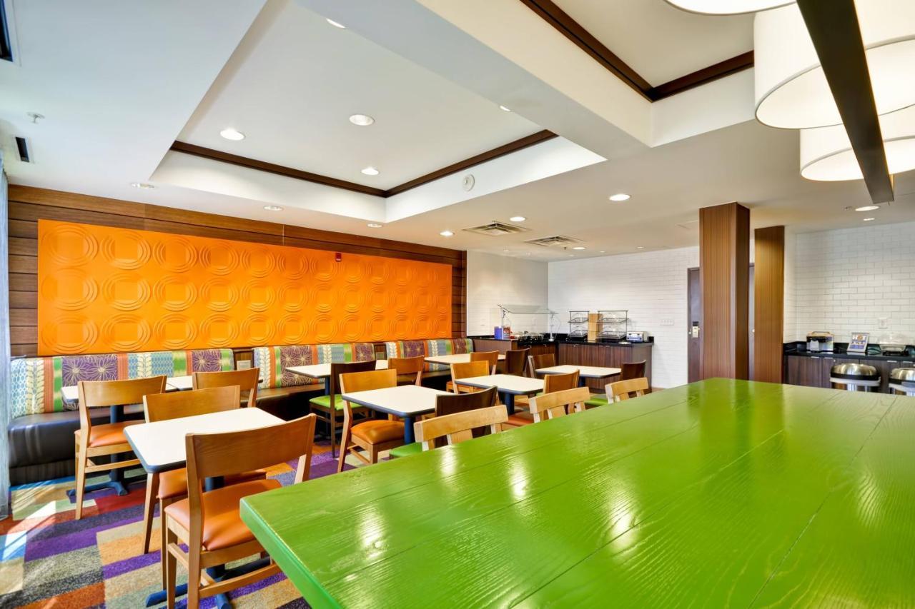 Fairfield Inn & Suites Dallas Medical/Market Center Экстерьер фото