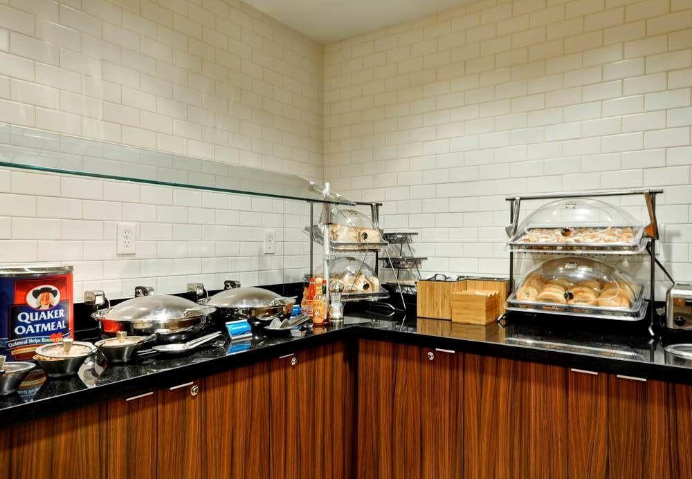 Fairfield Inn & Suites Dallas Medical/Market Center Экстерьер фото