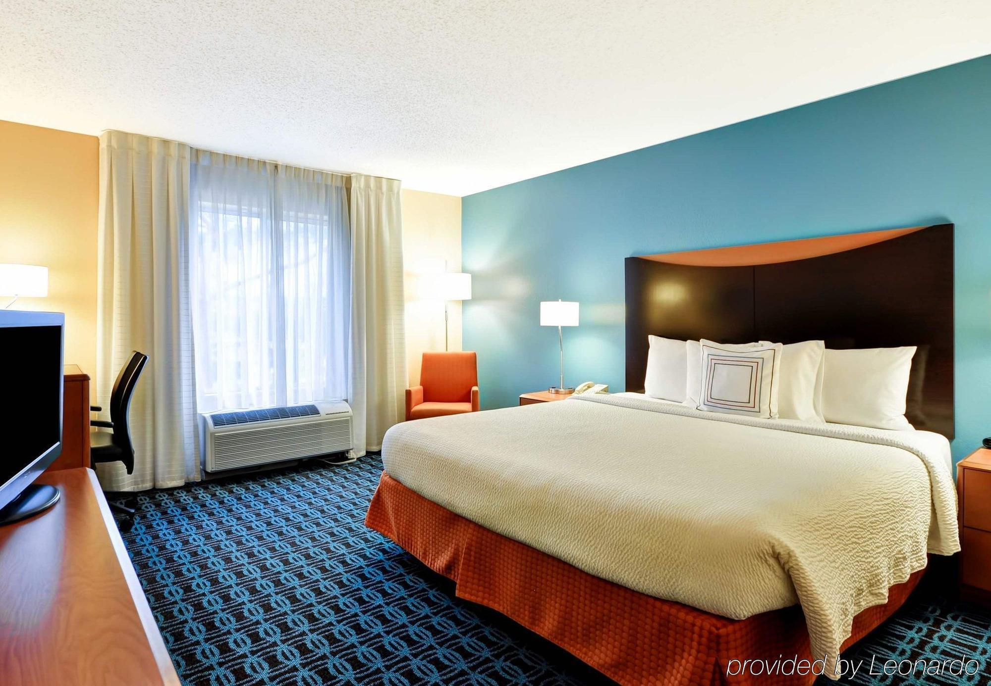 Fairfield Inn & Suites Dallas Medical/Market Center Экстерьер фото